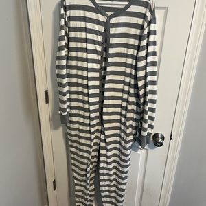Mens grey and white Goodfellow onesie pajamas